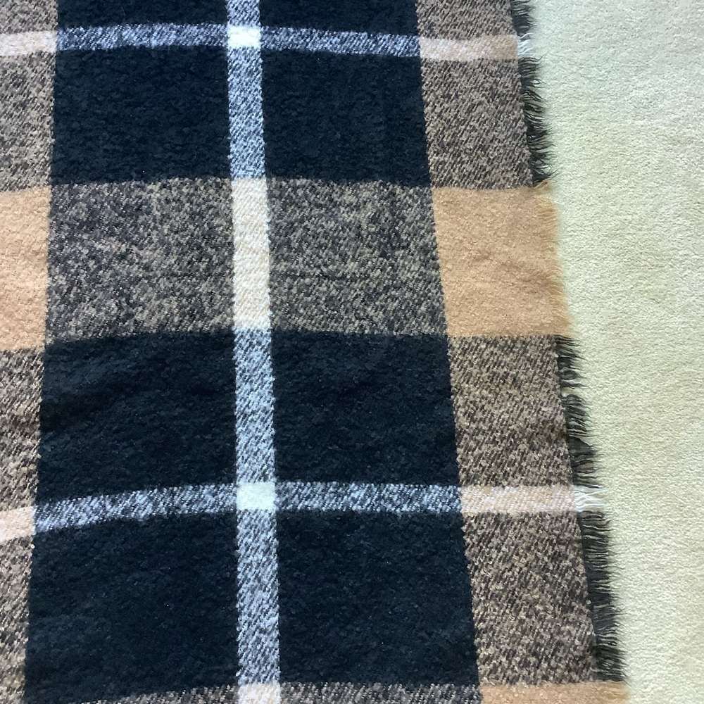 Tan/Black/White Color Block/Plaid Wrap/Shawl - Picture 14 of 15